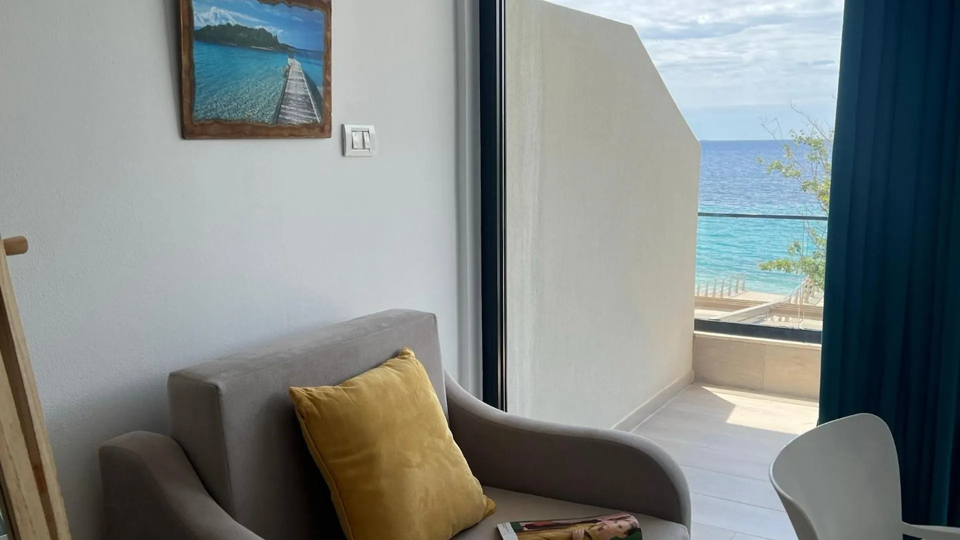 Otel Comfort Rooms Himarë