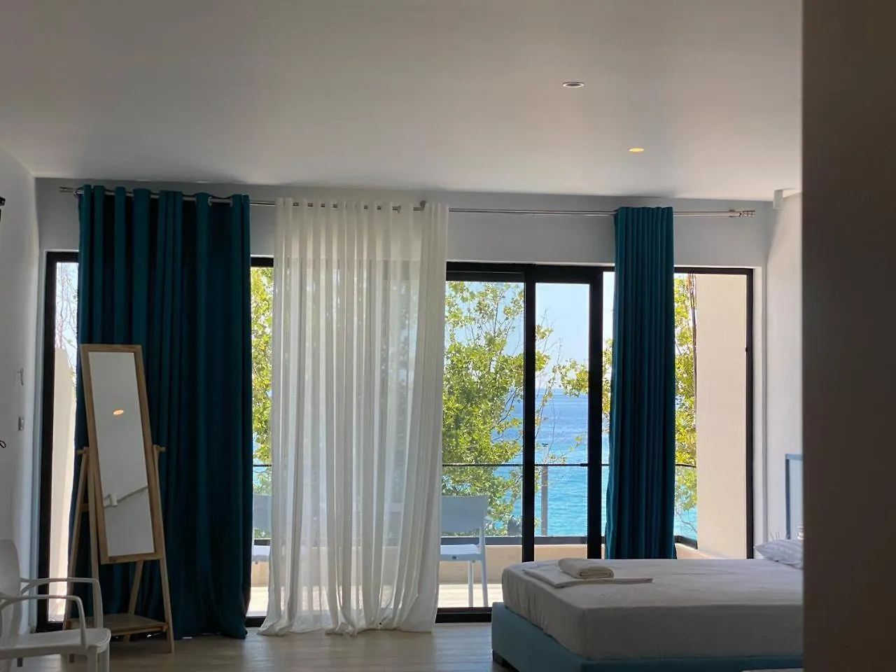 Otel Comfort Rooms Himarë